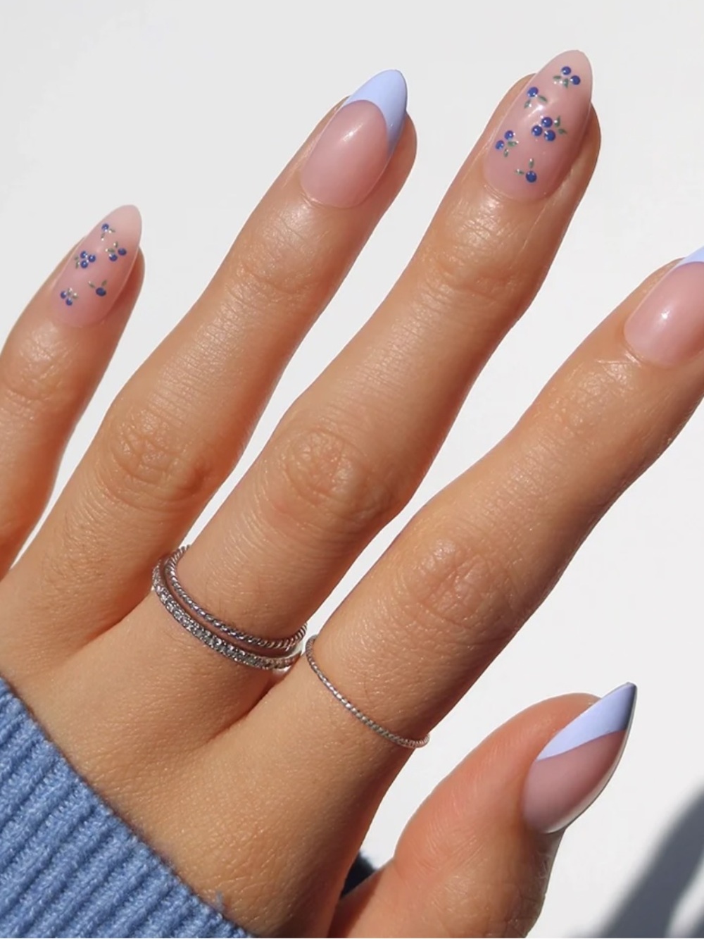 Pastel Blue Floral Accent False Nail Set - Women Makeup